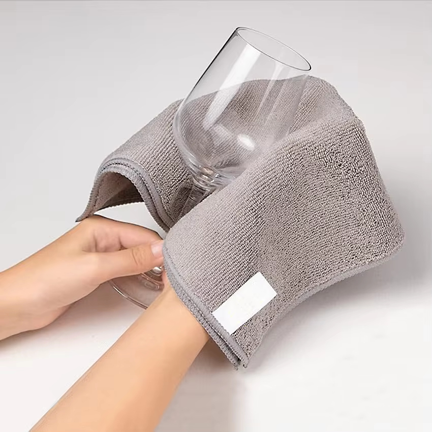 <h3>Gentle and Effective Cleaning Performance</h3> 