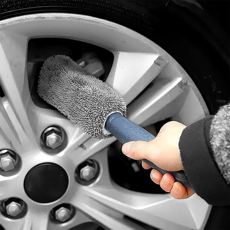 Automobilio ratų valymo šepetys